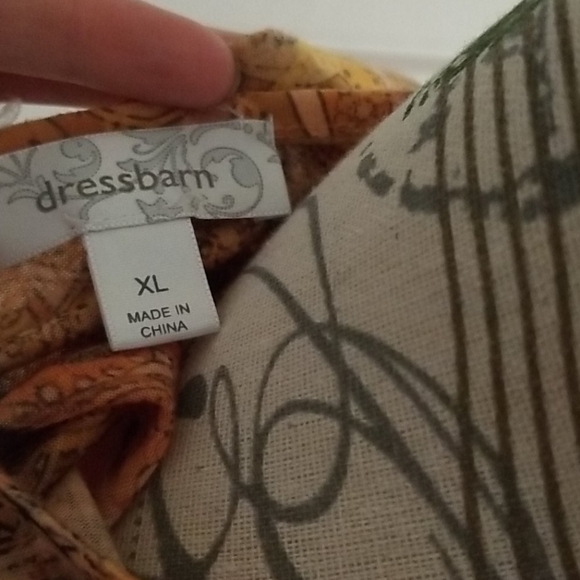 Trendy Floral Ruffled Top - Picture 4 of 4